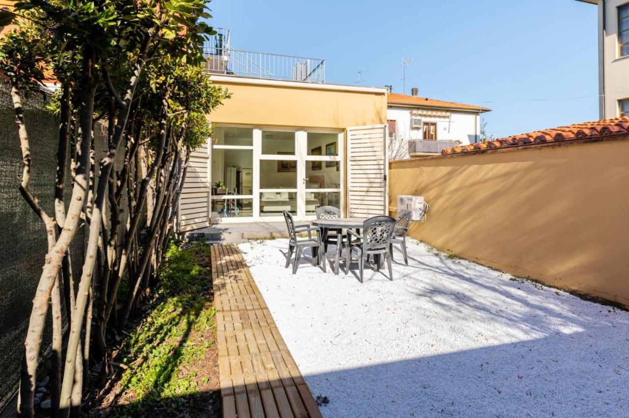 { White Garden } -Comfort, Parking & Wi-Fi- Lucca Buitenkant foto