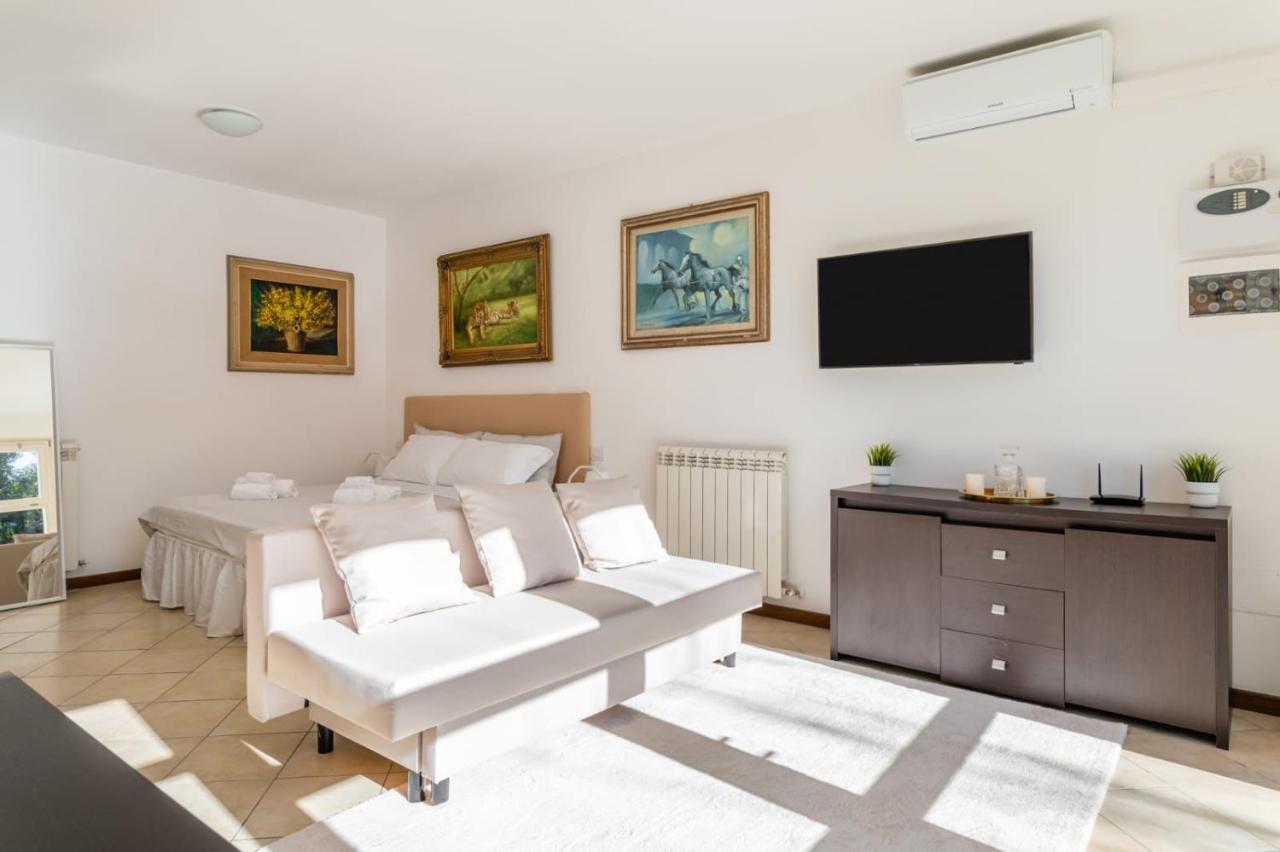 { White Garden } -Comfort, Parking & Wi-Fi- Lucca Buitenkant foto